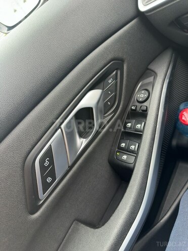 BMW 330-13