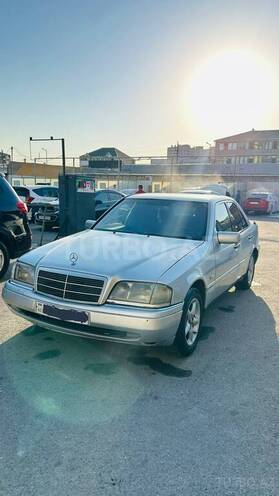 Mercedes C 220-2