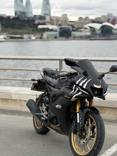 Yamaha R15-2