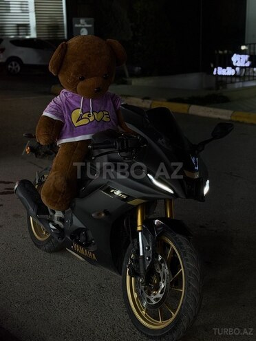 Yamaha R15-7