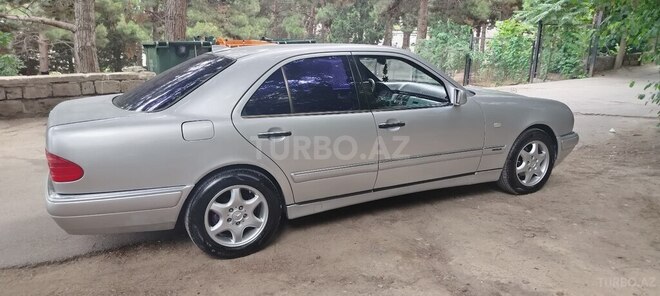 Mercedes E 230-10