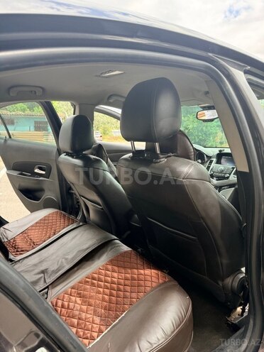 Chevrolet Cruze-10