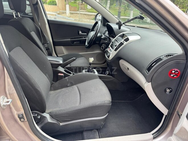 Kia Ceed SW-19