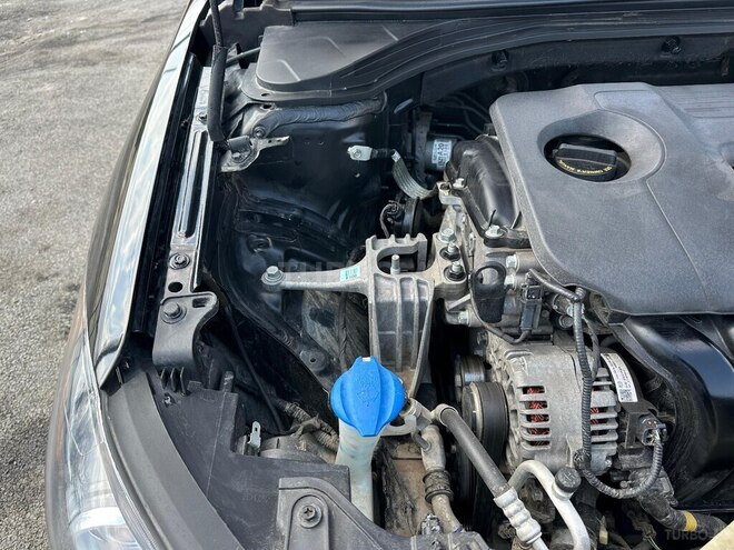 Hyundai Elantra-4