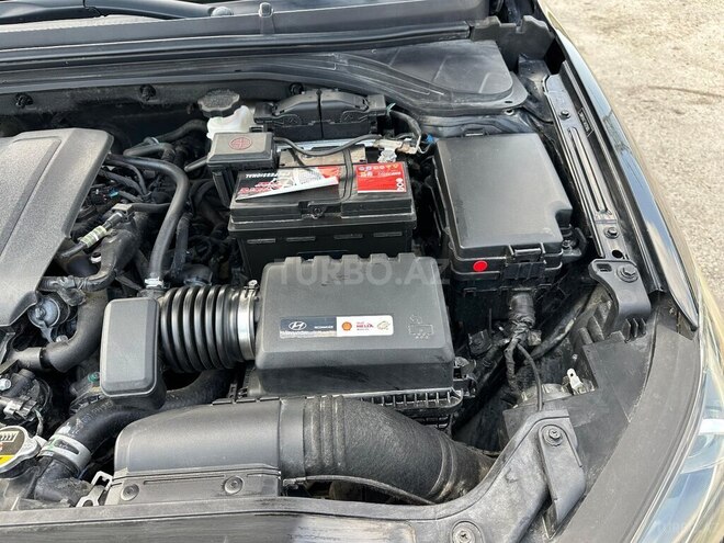 Hyundai Elantra-5