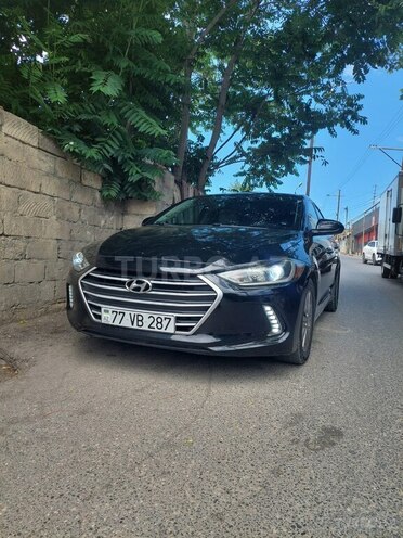 Hyundai Elantra-1