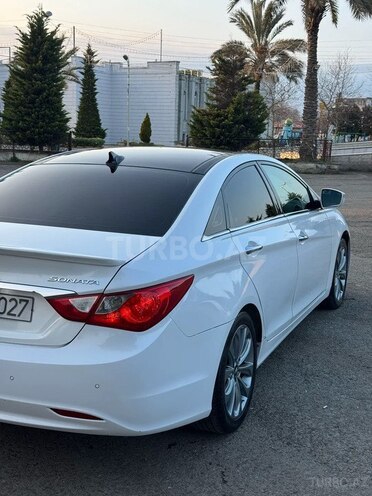 Hyundai Sonata-5