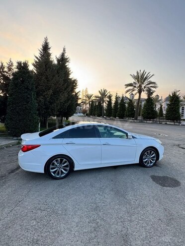 Hyundai Sonata-6