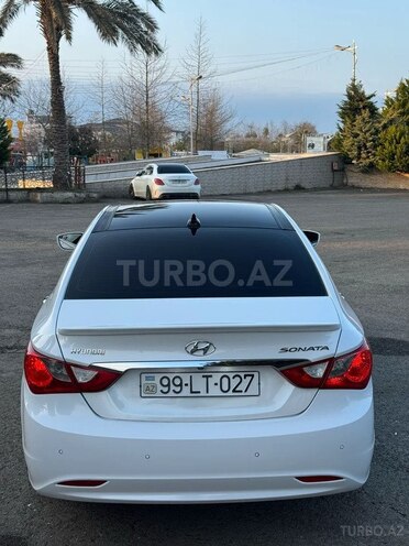 Hyundai Sonata-4