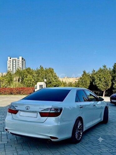 Toyota Camry-4