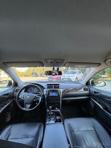 Toyota Camry-6
