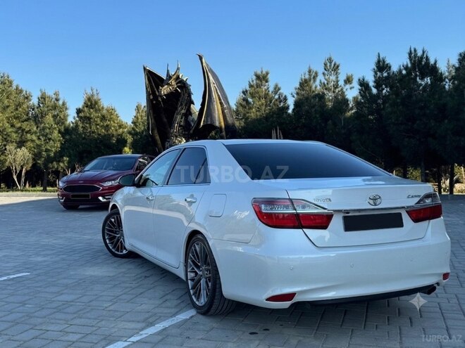 Toyota Camry-5