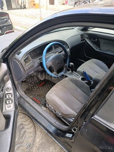 Hyundai Elantra-4
