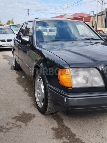Mercedes E 200-2