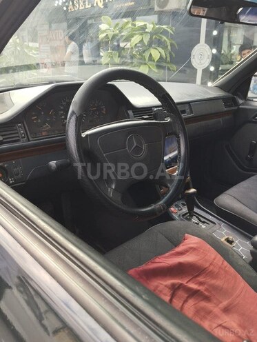Mercedes E 200-7