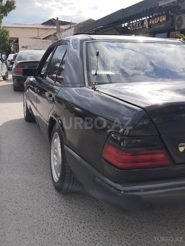 Mercedes E 200-4
