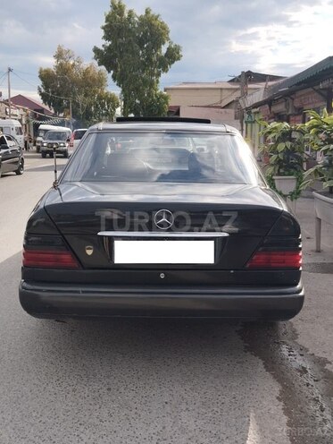 Mercedes E 200-5