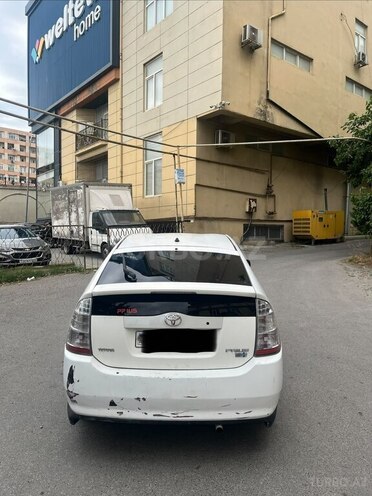 Toyota Prius-5