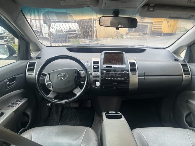 Toyota Prius-4