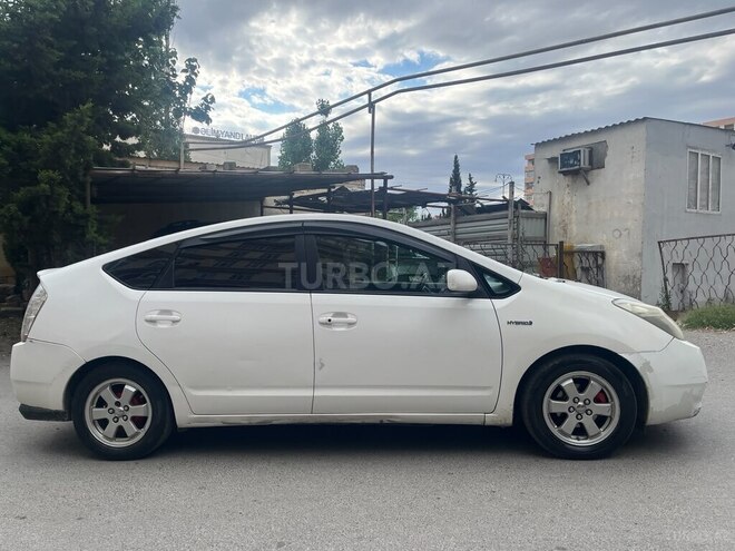 Toyota Prius-7