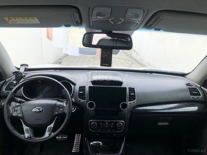 Kia Sorento-11