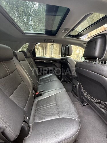 Kia Sorento-13