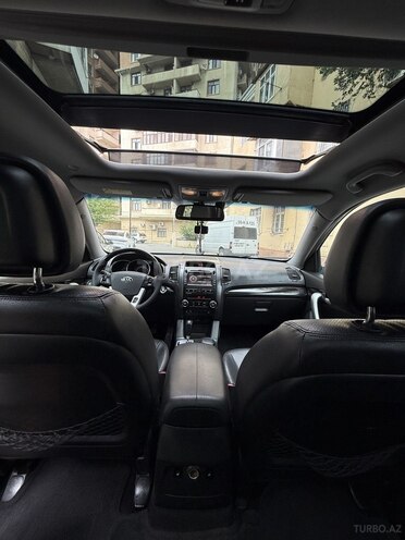 Kia Sorento-12