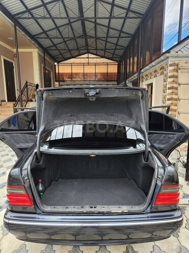 Mercedes E 200-6