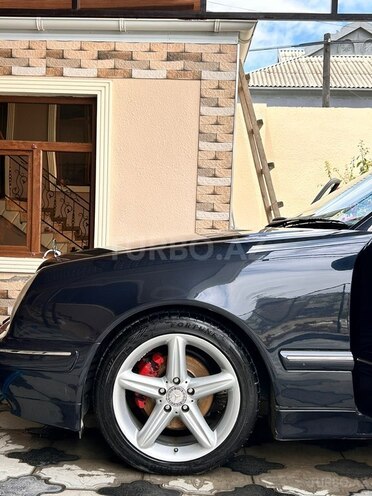 Mercedes E 200-4