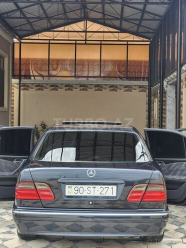 Mercedes E 200-5