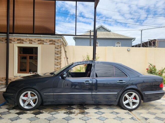 Mercedes E 200-3