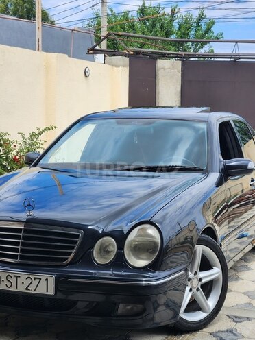 Mercedes E 200-2