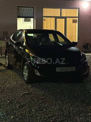 Hyundai Accent-1