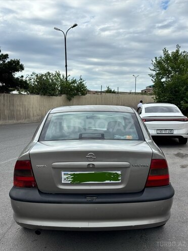 Opel Vectra-6