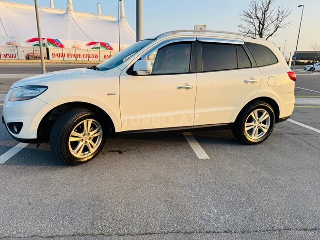 Hyundai Santa Fe-5