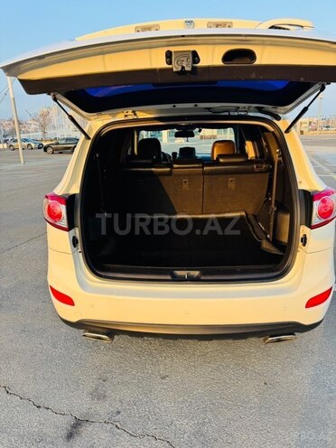 Hyundai Santa Fe-11
