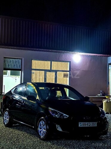 Hyundai Accent-3