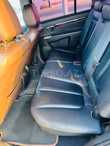 Hyundai Santa Fe-13