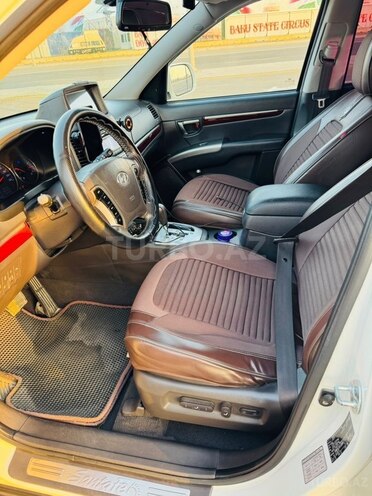 Hyundai Santa Fe-14