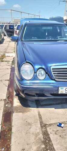 Mercedes E 240-2