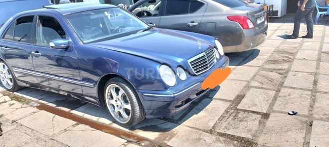 Mercedes E 240-3