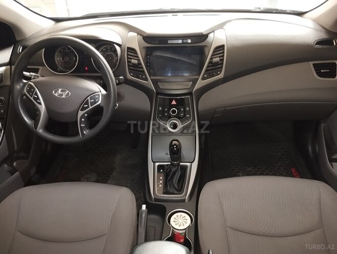 Hyundai Elantra-7
