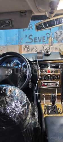 Mercedes E 240-10