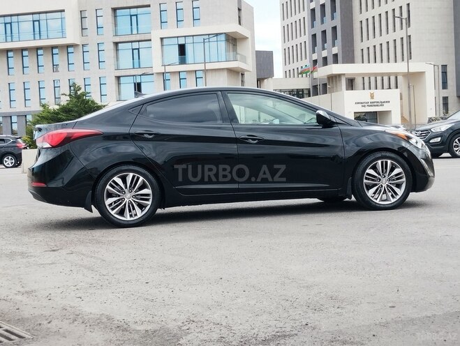 Hyundai Elantra-4