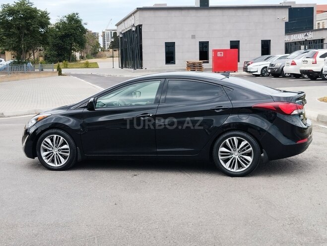 Hyundai Elantra-5