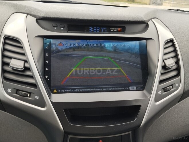 Hyundai Elantra-15