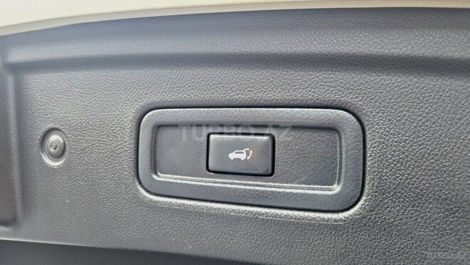 Infiniti QX70-9