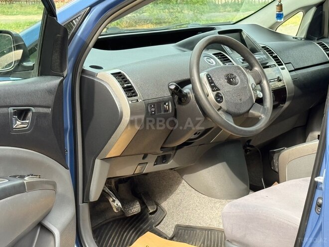 Toyota Prius-11