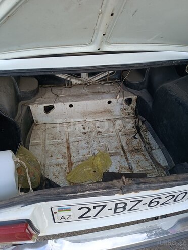LADA (VAZ) 2107-4