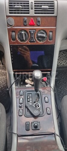 Mercedes E 230-13
